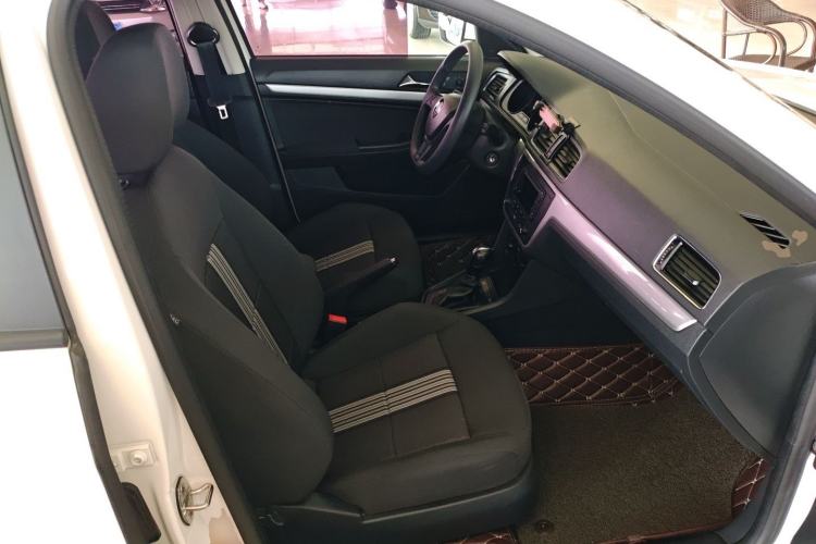 Used Volkswagen Gran Lavida 2017 1.6L Automatic Fashion Edition Right Front Seat