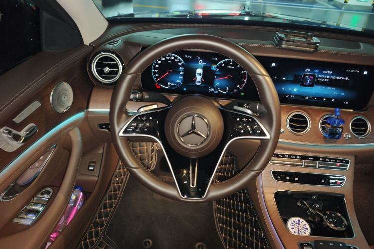 Used Mercedes-Benz E-Class 2023 Updated E 300 L Luxury Edition Steering Wheel