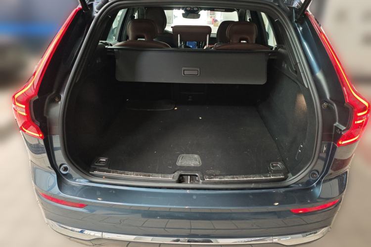 Used Volvo XC60 New Energy 2024 T8 Plug-in Hybrid Long-Range All-Wheel Drive Smart Luxury Edition Trunk