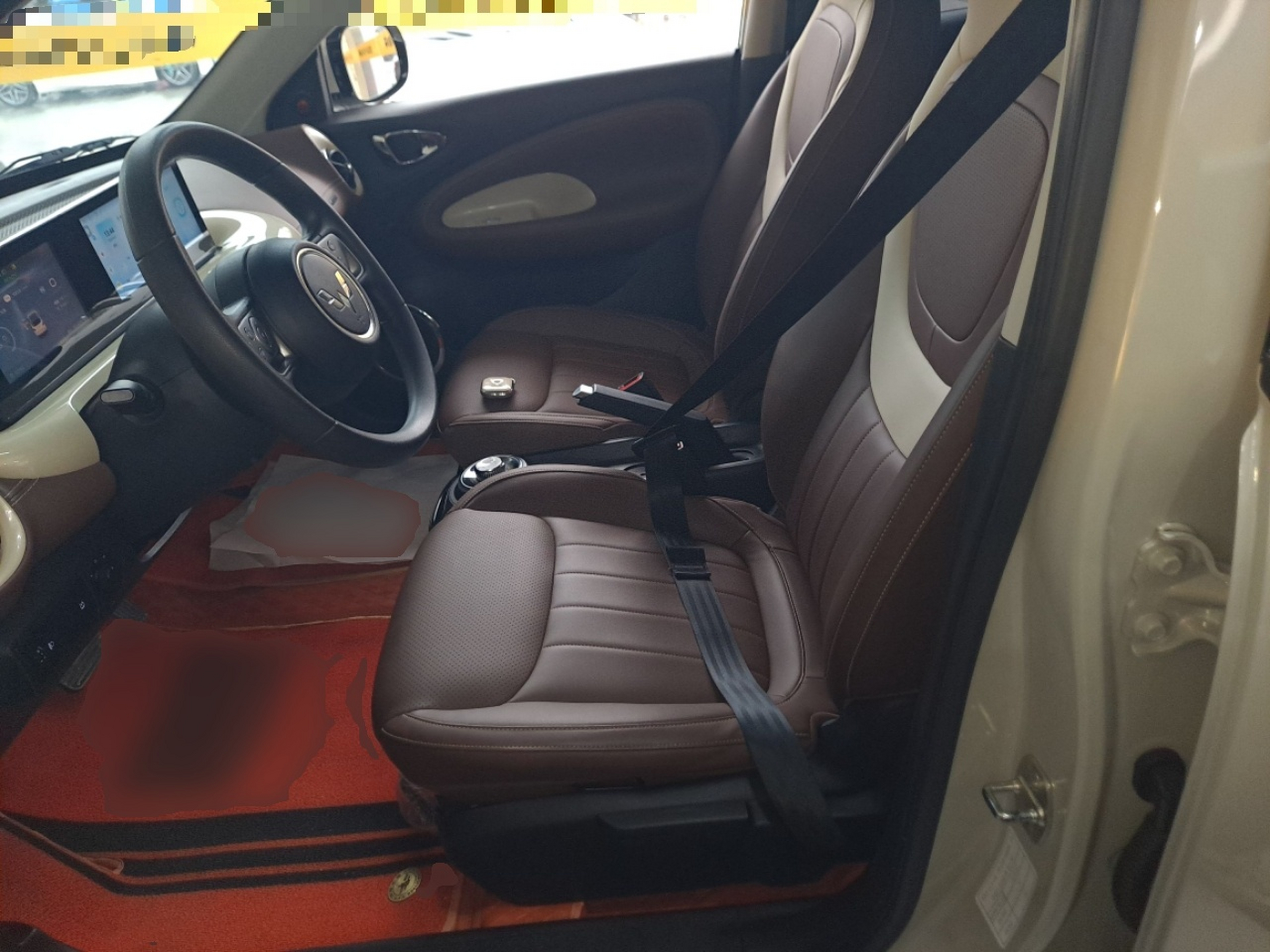 Переднее сиденье в автомобиле