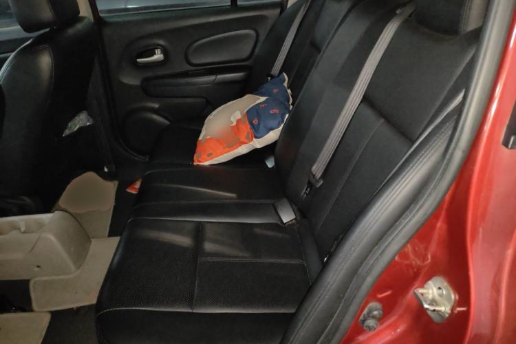 Used Venucia R50 2015 1.6L Manual Fashion Edition