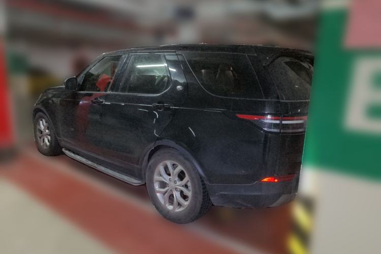 Used Land Rover Discovery 2018 3.0 SC V6 SE Rear Left 45 Deg