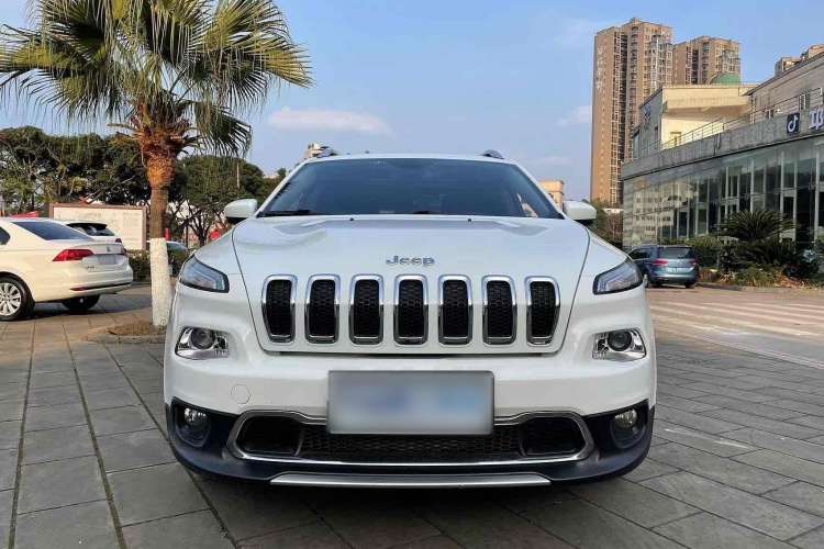 Used Jeep Cherokee 2017 2.0L Superior Edition