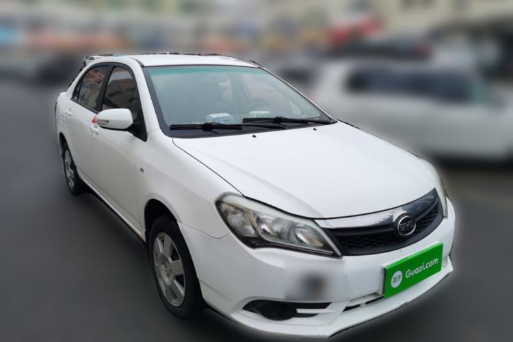 Used BYD F3 2015 Energy-Saving Edition 1.5L Manual Luxury Model Front Right 45 Deg