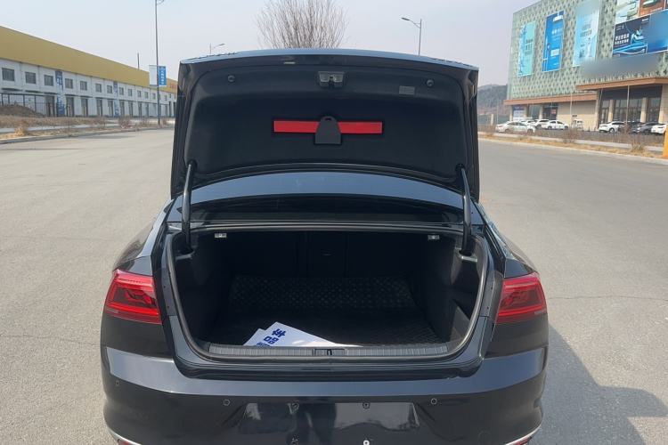 Used Volkswagen Magotan 2020 330TSI DSG Leading Model Trunk