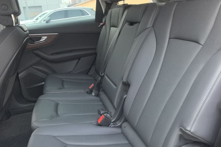 Used Audi Q7 2024 55 TFSI quattro S line Sport model
