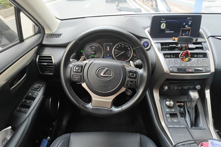 Used Lexus NX 2020 300h Front-Drive FENGSHANG Version China VI Standard Steering Wheel