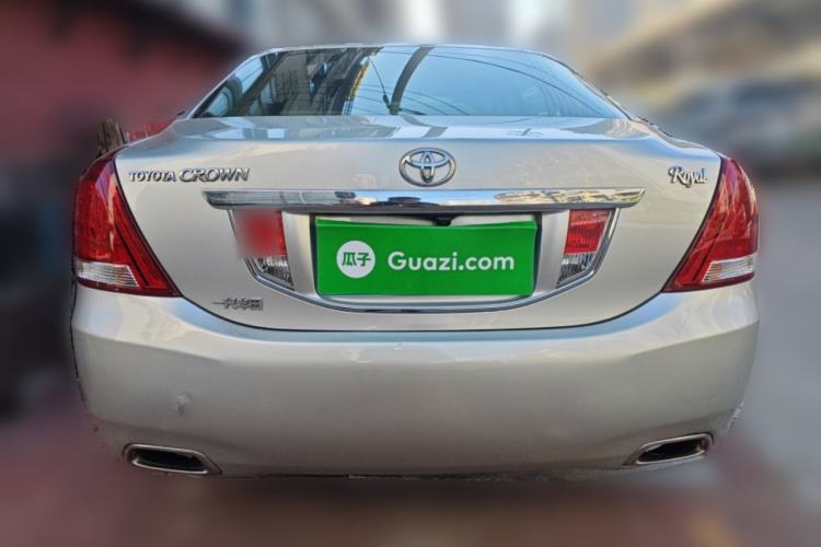 Used Toyota Crown 2011 2.5L Royal Special Edition with Leather and Sunroof
