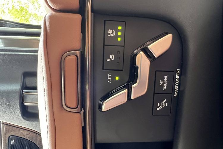 Used Toyota Alphard 2024 Dual-Engine 2.5L Prestige Edition
