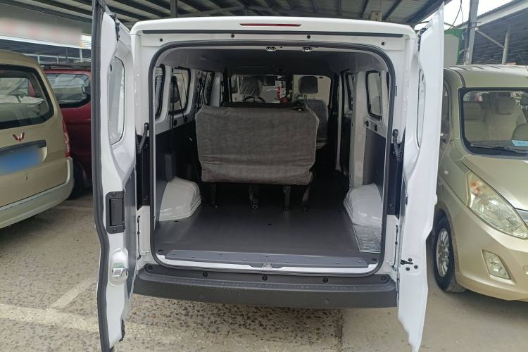 Used Wuling Yangguang 2025 Model 400km Bus Edition—Comfort Edition