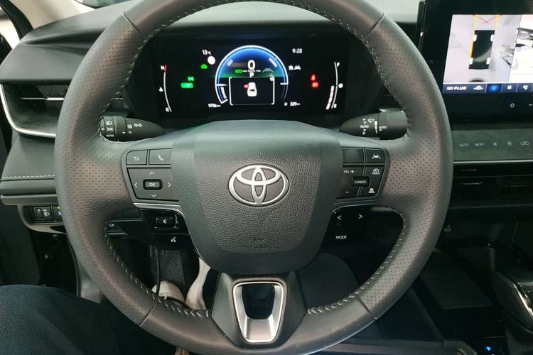 Used Toyota Camry 2026 Model Dual-Engine 2.0HGVP Luxury Edition