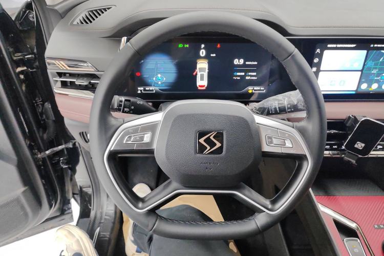 Used SOL X8 PLUS 2023 1.5 TGDI DCT Smart Edition 7-Seater