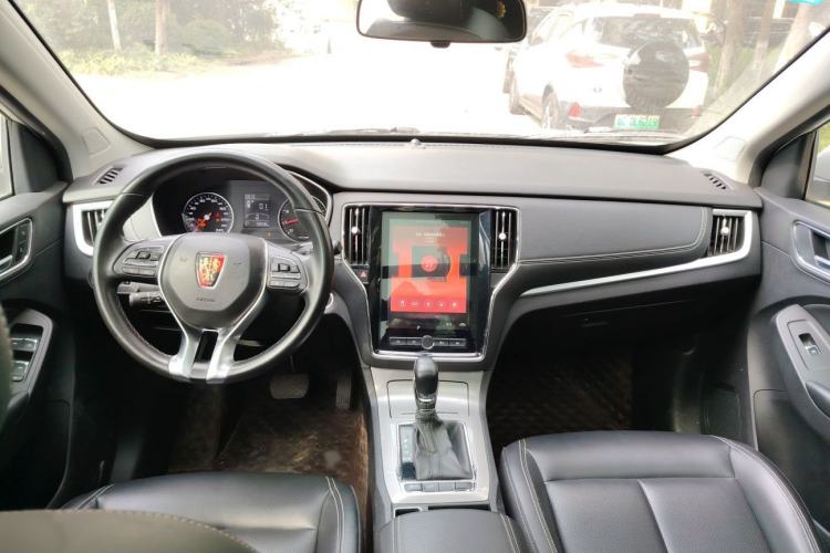 Used Roewe RX5 2020 20T Automatic 4G Connected Million Edition Interior 3