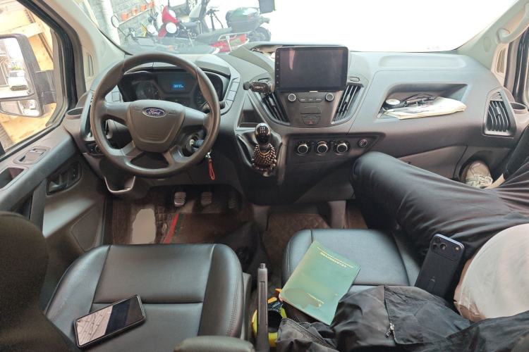 Used Ford Transit 2019 2.0T Diesel Multi-Purpose Commercial Vehicle Mid-Drive Mid-Roof 6-Seater China VI Standard