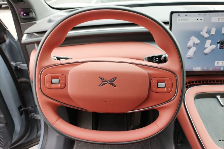 Used XPeng G7 2025 Model—702 Ultra Long Range Steering Wheel