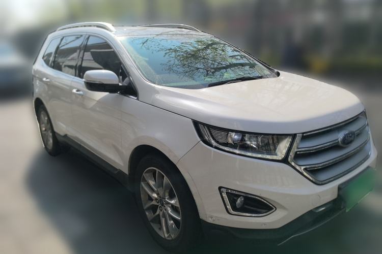 Used Ford Edge 2016 EcoBoost 245 Four-Wheel Drive Titanium 7-Seater Front Right 45 Deg