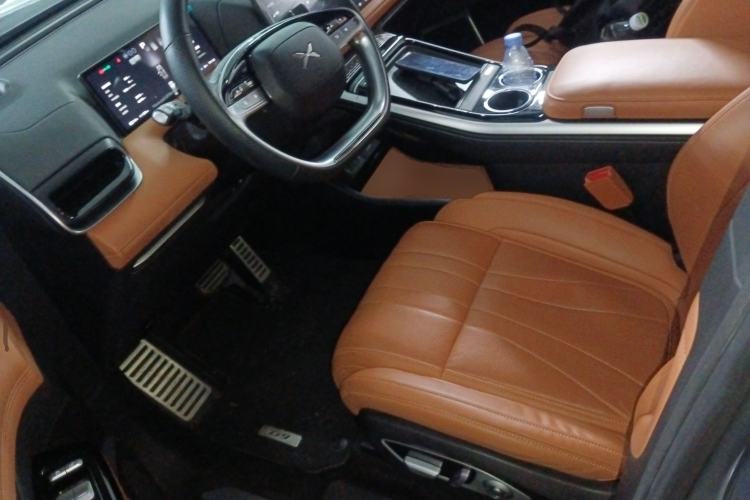 Used XPeng G9 2022 650 Performance Edition Max Left Front Seat