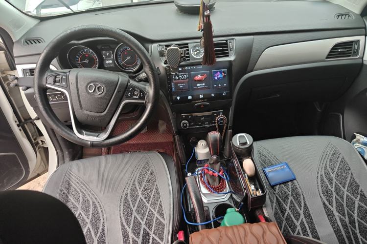 Used BAIC Senova X55 2016 1.5T CVT Luxury Edition Center Console