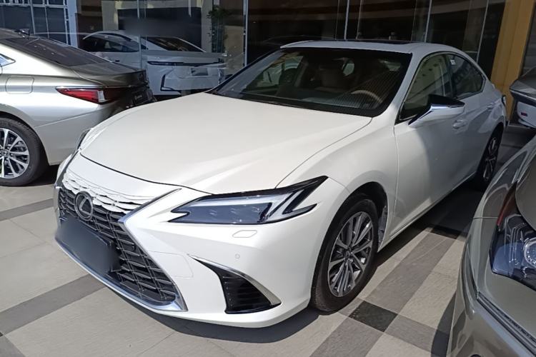 Used Lexus ES 2025 300h Deluxe Edition