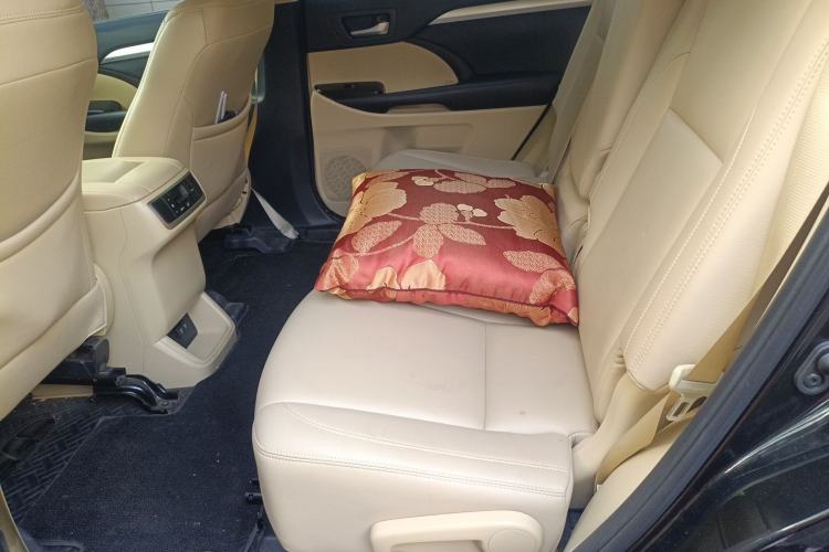 Used Toyota Highlander 2018 2.0T Two-Wheel Drive Elite Version 5 Seats China VI Standard