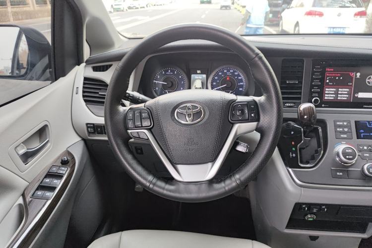 Used Toyota SIENNA  Steering Wheel