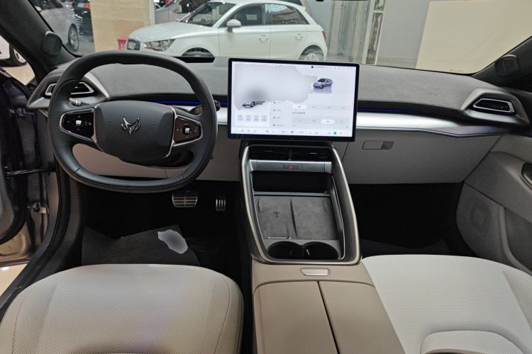 Used ARCFOX Alpha S5 2024 708MAX 200kW Center Console