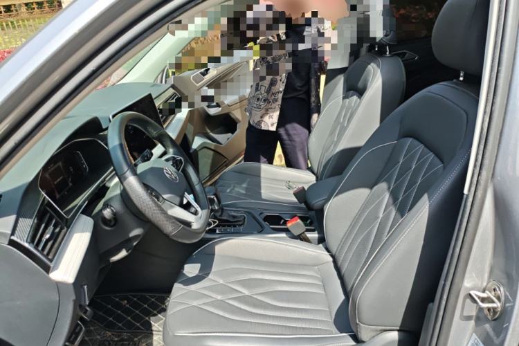 Used Volkswagen Tiguan L 2022 330TSI Automatic Two-Wheel Drive R-Line Enhanced Edition Left Front Seat