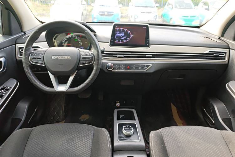 Used Dayun Yuehu 2022 30.66 kWh Two-Wheel Drive Standard Version Center Console