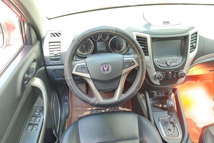 Used CHANGAN CS35 2012 1.6L Automatic Luxury Version China IV Standard Steering Wheel