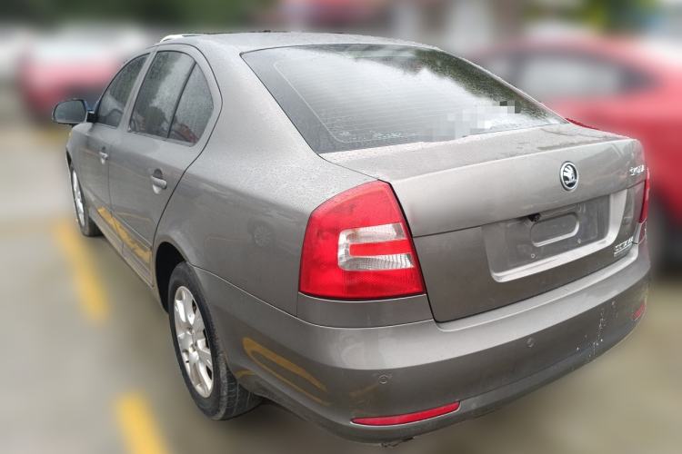 Used Skoda Octavia 2015 Classic Model 1.6L Manual Eado Version