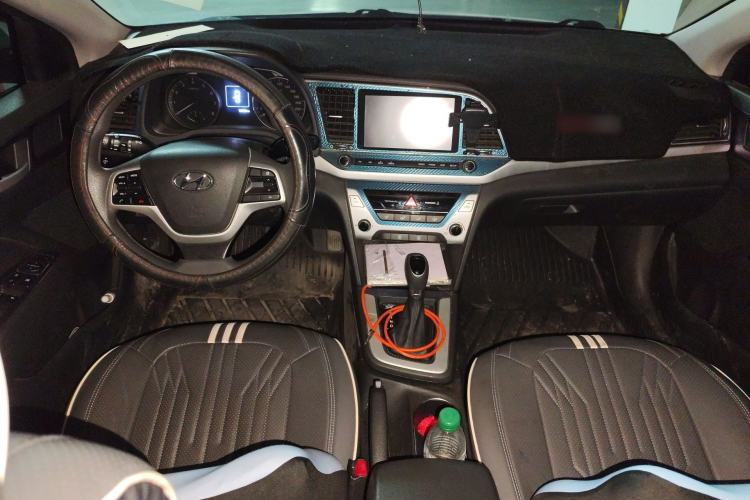 Used Hyundai Elantra (6th Generation / Lingdong) 2016 1.6L Automatic ZhiXuan – Elite Version Center Console