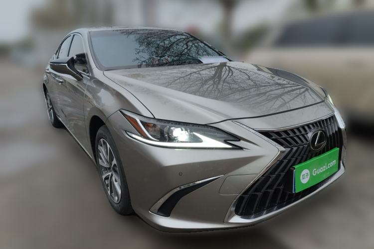 Used Lexus ES 2022 200 Excellence Edition Front Right 45 Deg