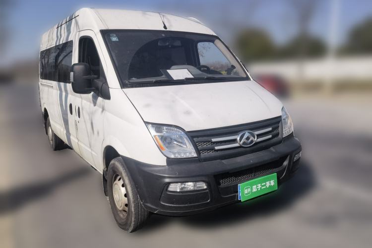 Used SAIC MAXUS Xintu V80 2019 2.5T Classic Model 6-Speed Manual Aotong Long Wheelbase Mid-Height 7-Seater