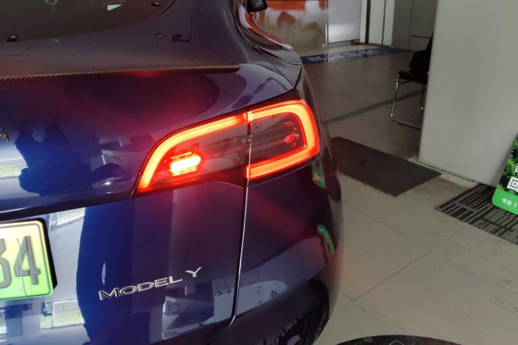 Used Tesla Model Y 2021 Long-Range All-Wheel-Drive Version 3D7