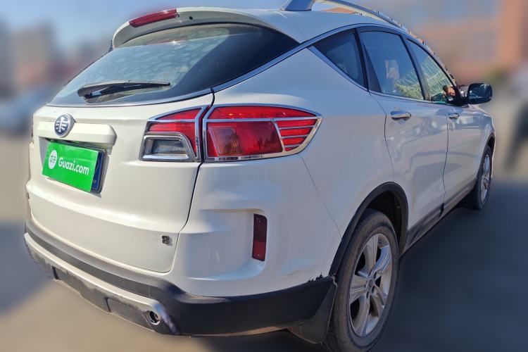 Used Bestune X80 2015 2.0L automatic luxury version
