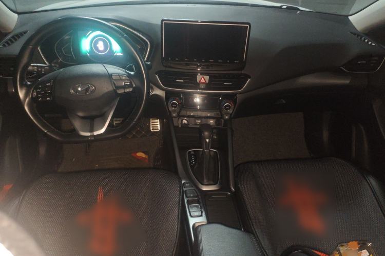 Used Hyundai Lafesta 2019 280TGDi Smart Speed Version China V Standard Center Console