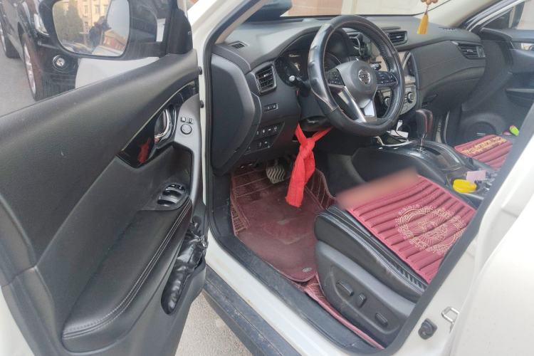 Used Nissan X-Trail 2019 2.5L CVT Smart Connect Luxury Edition 4WD Driver Seat