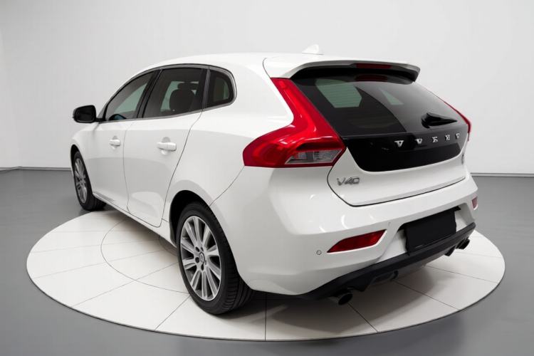 Used Volvo V40 2015 1.6T Zhiya Edition
