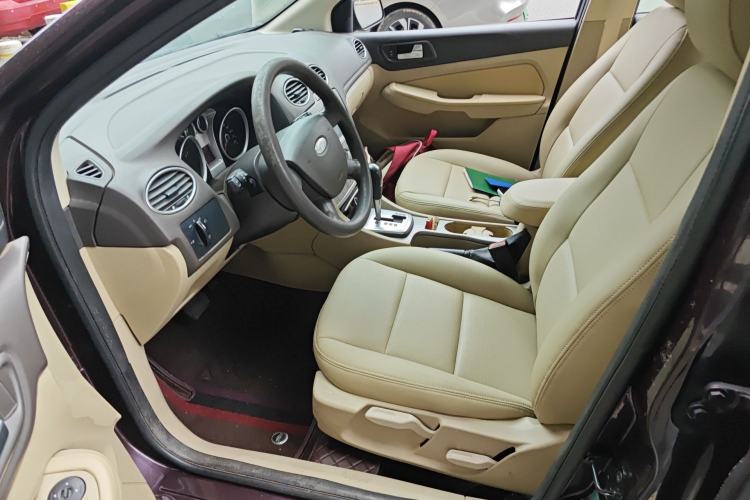 Used Ford Focus 2011 Sedan 1.8L Automatic Fashion Edition Left Front Seat