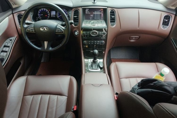 Used Infiniti QX50 2015 2.5L Enjoyment Edition Center Console