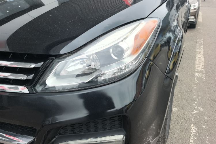 Used JMC Yusheng S350 2014 2.4T Automatic 2WD Diesel Luxury Version with Sunroof 5 Seats