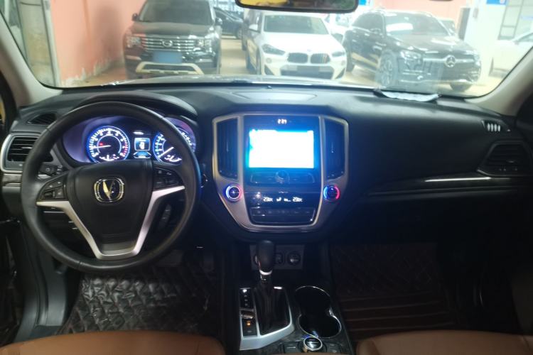 Used Changan CS95 2017 2.0T Four-Wheel Drive SmartDrive Edition
