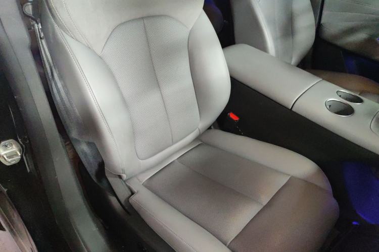 Used Nissan N7 2025 625 Max Right Front Seat