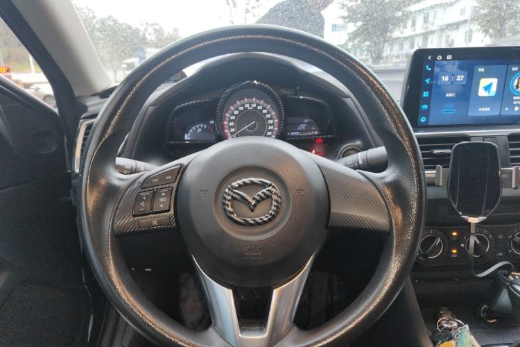 Used Mazda 3 Axela 2016 Sedan 1.5L Automatic Comfort Model