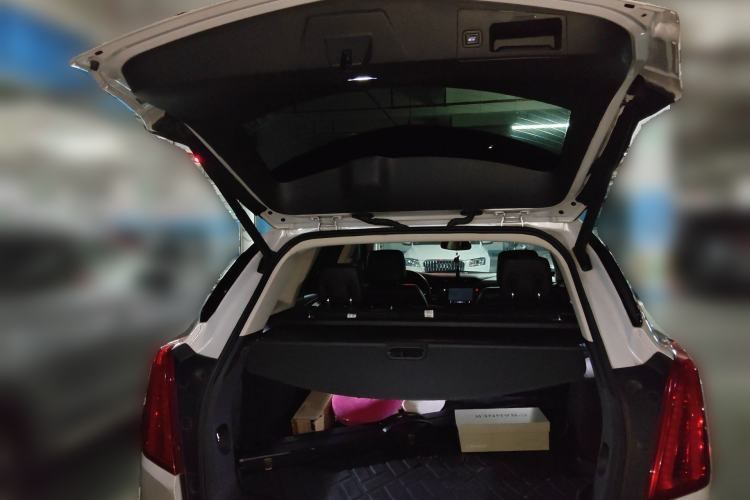 Used Cadillac XT5 2016 28T Four-Wheel Drive Luxury Model Trunk