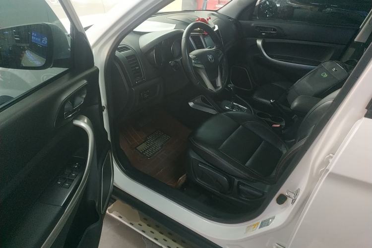 Used CHANGAN CS35 2014 1.6L Automatic Luxury Model China IV Standard Driver Seat