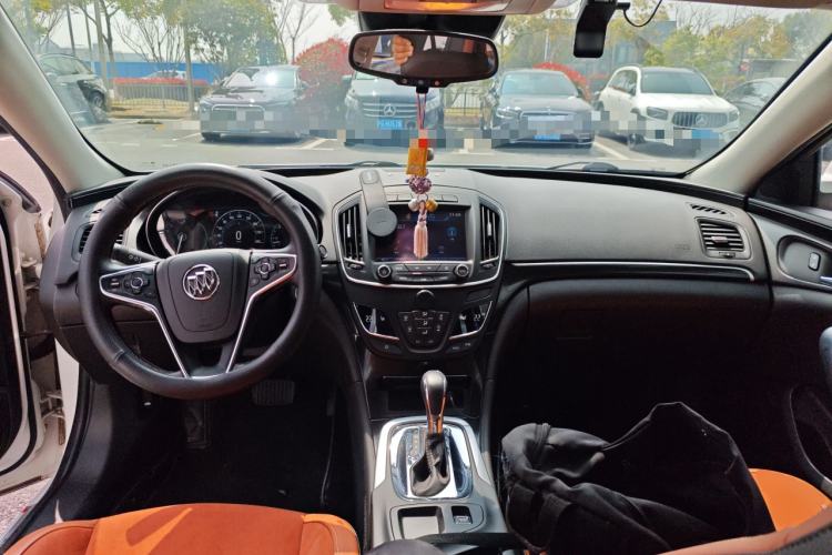 Used Buick Regal 2015 1.6T Elite Tech Model Center Console