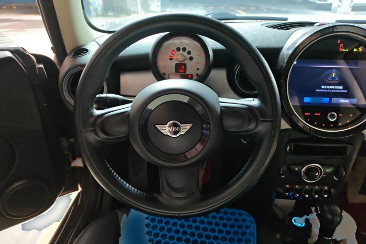 Used MINI 2011 1.6L ONE
