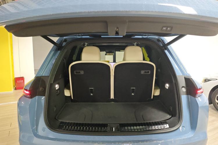 Used Li Auto L8 2023 Max model