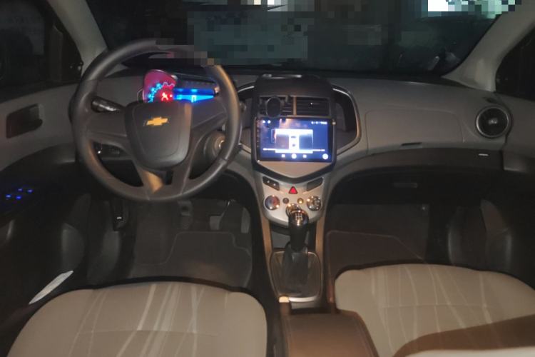 Used Chevrolet Aveo Sonic 2011 Sedan 1.4L MT SL
